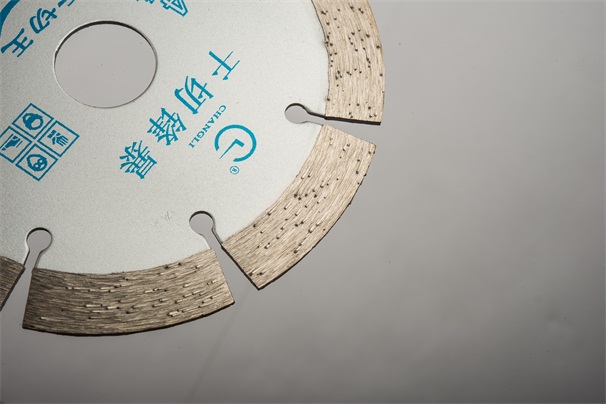石材鋸片在不同的應(yīng)用階段應(yīng)該使用哪些石材機(jī)械呢？